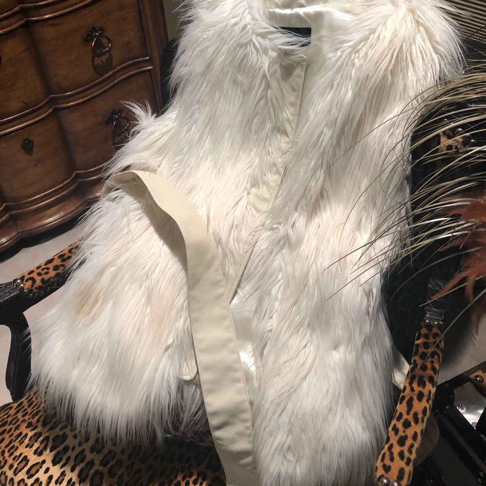 I.NC. Creamy white faux fur vest with silky belt